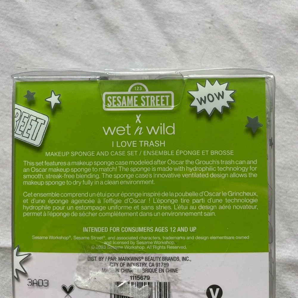 Sesame Street X Wet 'n Wild makeup sponge case Oscar the Grouch/Cookie monster
